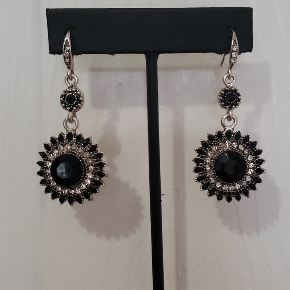 NWT statement earrings 🕸 - Picture 2 of 3